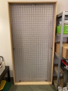 Krata sklepowa na haczyki obudowana