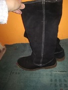 Skórzane zamszowe kozaki Tamaris