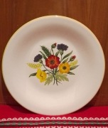 Vintage dekoracyjny ręcznie malowany duży biały talerz kolorowe kwiaty.  87