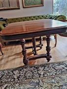 Zabytkowy dębowy stół