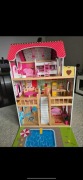 Domek dla lalek drewniany 90x60x30 stan bardzo dobry
