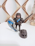 Mroczny rycerz w pełnej zbroi z serii Playmobil Knights