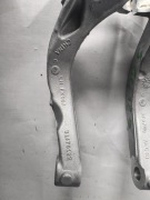 Volvo V60 II S60 lll lewe widełki uchwyt amortyzatora przód 