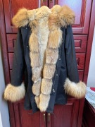 WYPRZEDAŻ SZAFY . Parka czarna . Lis naturalny r44