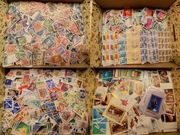 KARTON ZE ZNACZKAMI - OGROMNY ZBIÓR 0,43 Kg. 