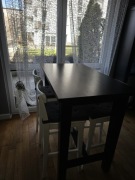 Stół barowy IKEA z 4 krzesłami 