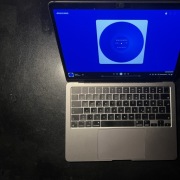 MacBook Air m2 8/265 gb