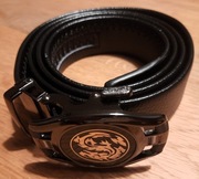 Pasek do spodni z automatyczną klamrą.