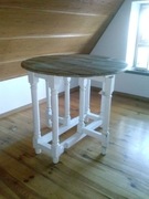 Oryginalny okrągły składany stół drewniany o średnicy 90 cm