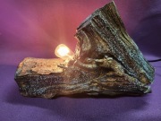 Ręcznie wykonana lampka drewniana 