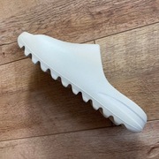 Adidas Yeezy Slide Bone r. 44 1/2