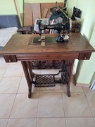 Stara zabytkowa maszyna do szycia PFAFF