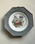 talerz porcelanowy w cynowej oprawie Antyk Niemcy