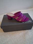 Fioletowe klapki na obcasie marki Ecco