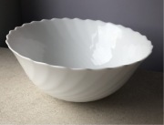 Biała salaterka( miska ) głęboka Arcoroc France 24 cm