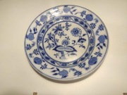 Piękny stary talerz z wzorem cebulowym Vileroy Boch