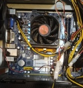 FOXCONN A76ML-K + Athlon II X4_640 ( 4 x 3,0 GHz )