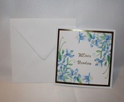 Kartka na urodziny złota w niebieskie kwiaty ręcznie robiona elegancka