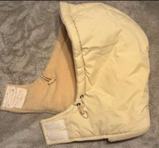 Żółty kaptur na kurtkę