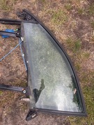 Szybka z ramką kierowcy lewy przód Audi a4b7 