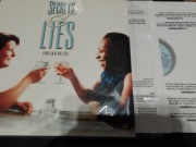 Film Secrets & Lies z 1996 roku na nośniku LaserDisc.