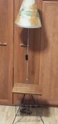 Lampa stojąca z gazetnikiem.Prl.