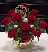 Bukiet roz welurowych, słodycze,  prezent, Dzień Mamy