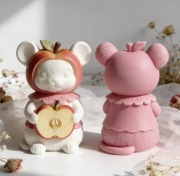 MYSZKA z Jabłkiem forma silikonowa 9.8*6.7*5.5 do Świec Wosku Mydła Odlewów