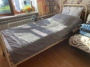 Łóżko ortopedyczne elektryczne + NOWY materac + wysięgnik