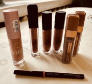 Kosmetyki do makijażu ust 