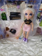 Rainbow High szafa z wyposazeniem plus 3 lalki i samochod