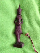 Apsara z Laosu – rzeźba z drewna sheesham, styl Chiang Mai