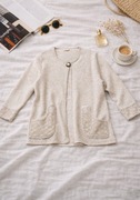 Kremowy sweter / kardigan | elegancki | z koronkowymi kieszeniami