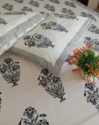 Bedding with free pillow covers size 200*200