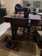 Singer 206 maszyna do szycia z szafką