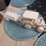 Nowy drewniany traktorek z wozem drabiniastym prezent zabawka eko