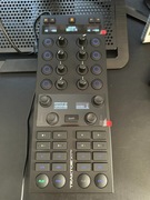 Native Instruments Traktor X1 Mk3 - jak nowy , jeszcze na gwarancji