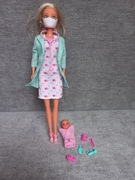 Steffi - Pediatra z maseczką