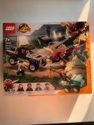 LEGO 76950 Jurassic World - Triceratops i zasadzka z pick-upem