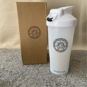 Shaker UPFRONT Butelka sportowa Bidon 600 ml