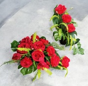 Komplet wiązanka bukiet czerwone róże zestaw sztuczne kwiat grób świąteczny