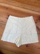 Zara beżowe kremowe spodenki szorty gipiura ażurowe hippie boho
