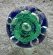   Dekoracyjne ciężkie szkło kula  na biurko paperweight vintage lata 80te