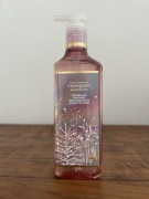 Bath & Body Works Strawberry Snowflakes – mydło w żelu do rąk 236 ml