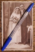 FOTOGRAFIA Młoda Para ślubne długi welon i bukiet SŁOŃCE Ostrów Wlkp. ~1925