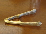 Dziadek do orzechów mosiężny zdobiony 