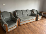 Komplet wypoczynkowy kanapa z funkcją spania oraz 2 fotele.