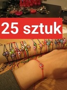 Zestaw 25 ręcznie robionych kolorowych bransoletek z talizmanem