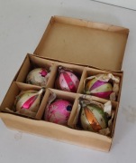 BOMBKI NA CHOINKĘ Z PRL MIKOŁAJ NA SANKACH Z RENIFEREM 