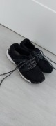 Buty sportowe siateczkowane czarne  r. 38 / 39
